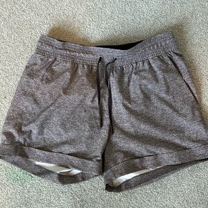 Lululemon spring breakaway shorts